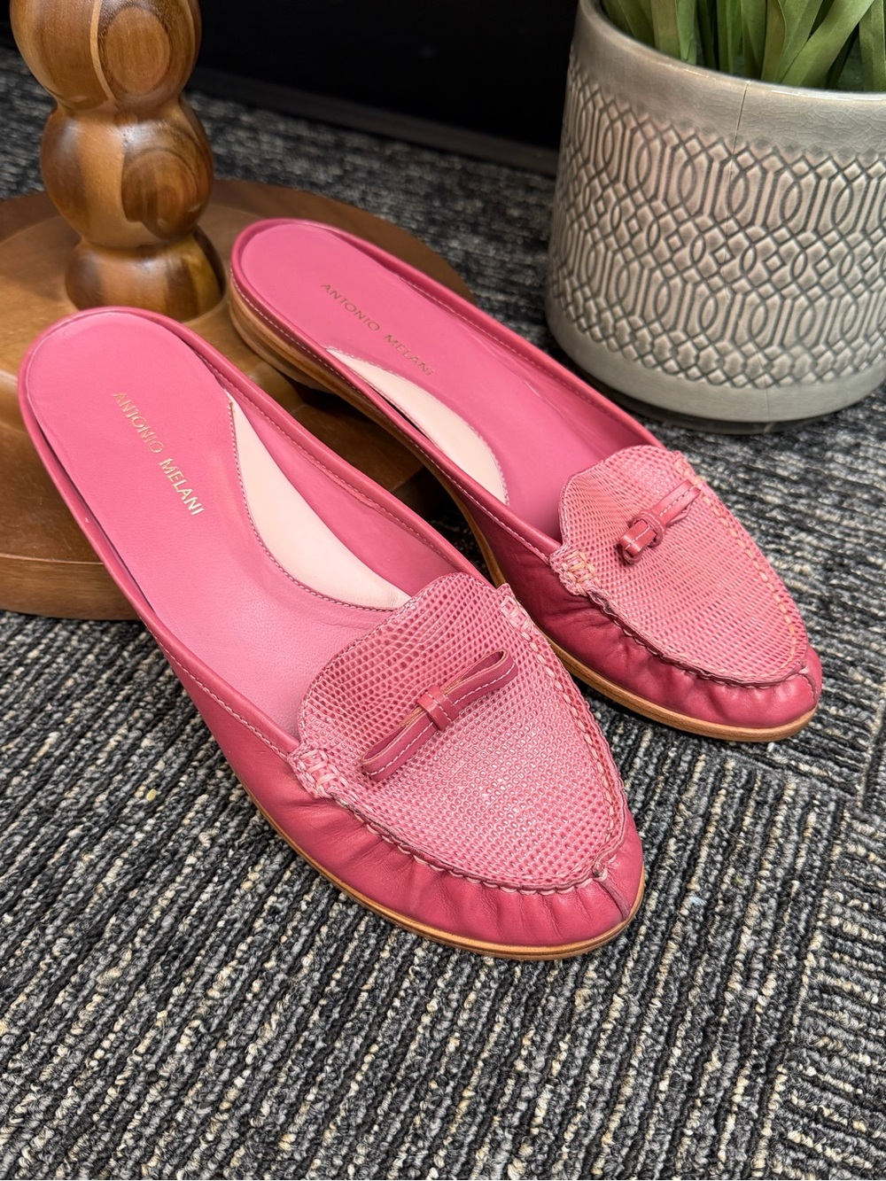 ANTONIO MELANI Hot Pink Leather Slip-On Mules